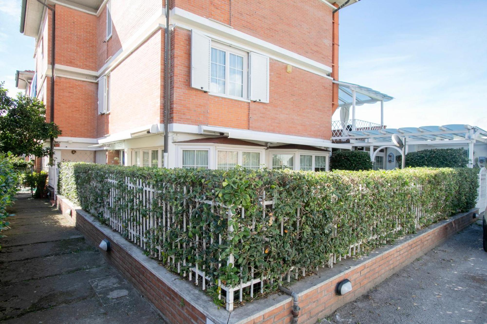 Maison Renee Viareggio Exterior photo